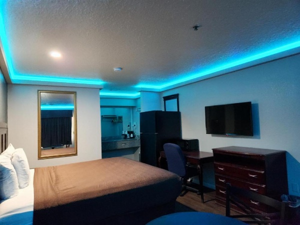 Express Inn Hobby Airport image 11