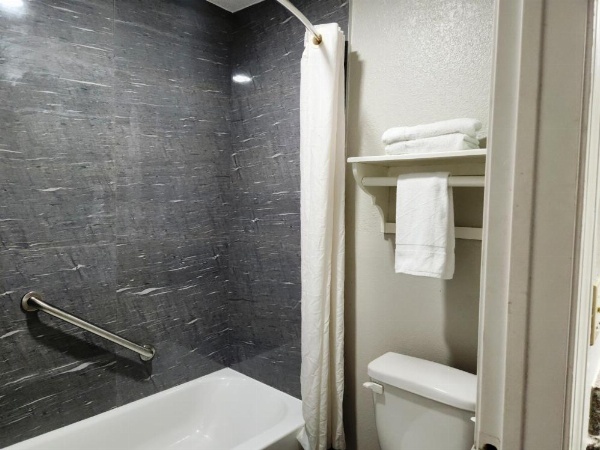 Express Inn Hobby Airport image 40
